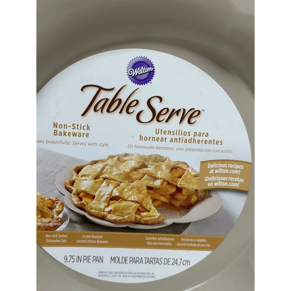 Wilton Table Serve Pie Pan Beige Scalloped Non-Stick 9.75 Inch Bakeware